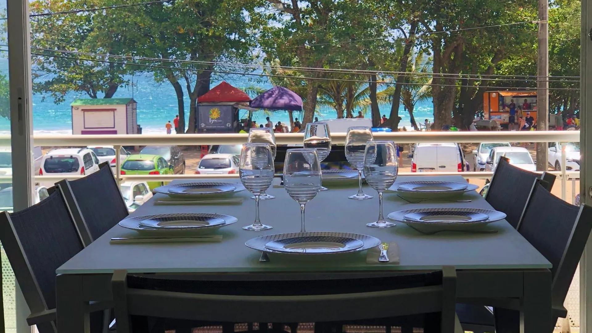 Face A La Plage Avec Parking Securise Appartement De Luxe Ou Suite Privee Avec Coin Petit Dej Selon Disponibilite Le Diamant