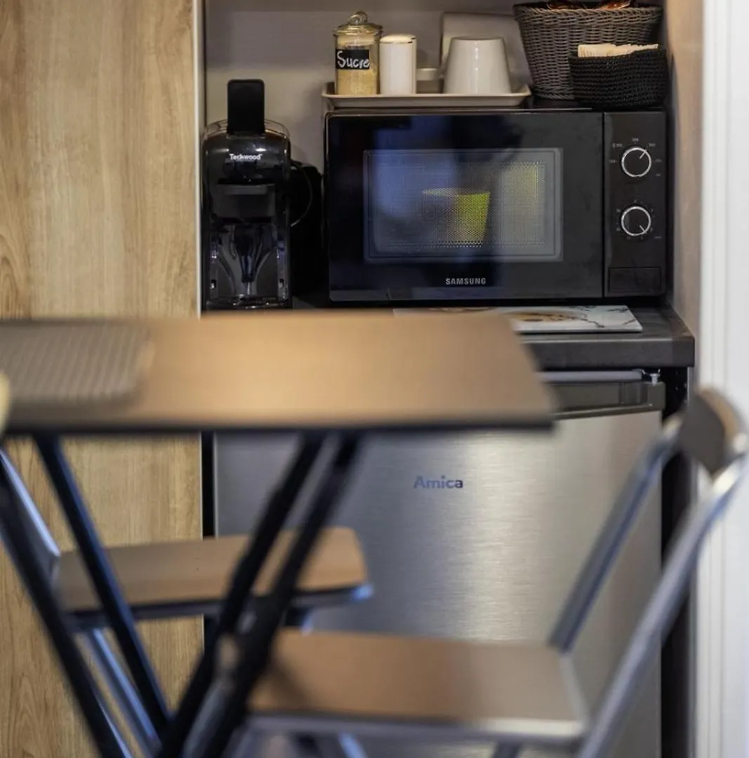 Homestay Face A La Plage Avec Parking Securise Appartement De Luxe Ou Suite Privee Avec Coin Petit Dej Selon Disponibilite Le Diamant